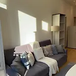 Daire Spacious 2 Bedroom In Centre, Fast Wi-fi, Self Check In, Family & Work Friendly Varşova