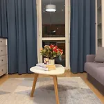 Apartment Spacious 2 Bedroom In Centre, Fast Wi-fi, Self Check In, Family & Work Friendly Warschau