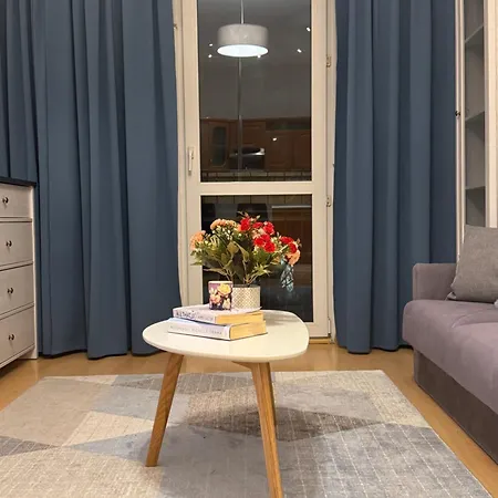 Apartamento Spacious 2 Bedroom In Centre, Fast Wi-fi, Self Check In, Family & Work Friendly Varsovia