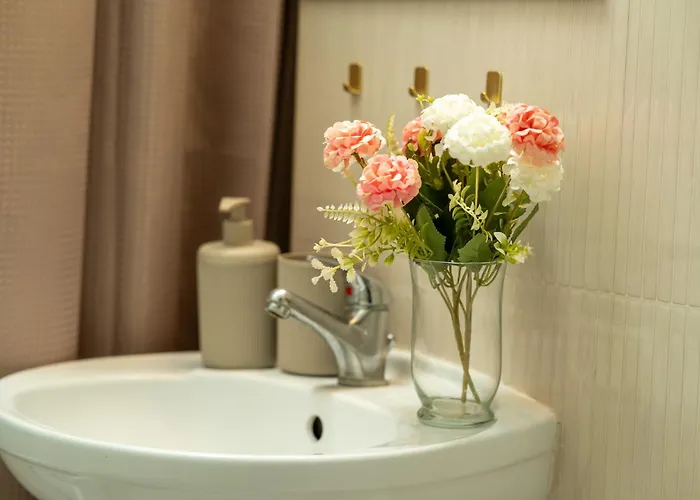 Spacious 2 Bedroom In Centre, Fast Wi-fi, Self Check In, Family & Work Friendly アパート