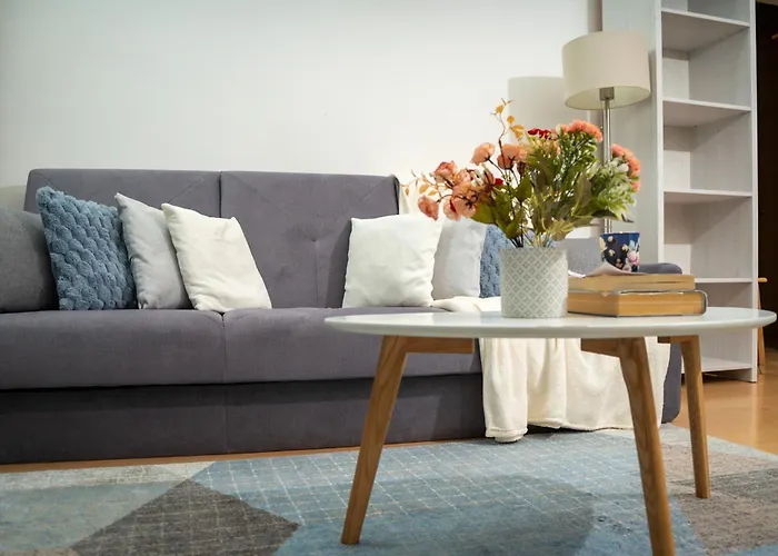 アパート Spacious 2 Bedroom In Centre, Fast Wi-fi, Self Check In, Family & Work Friendly ワルシャワ