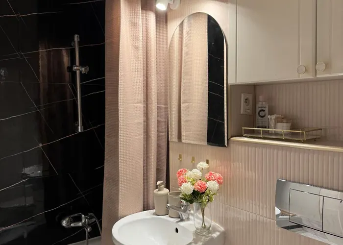 Apartmán Spacious 2 Bedroom In Centre, Fast Wi-fi, Self Check In, Family & Work Friendly Varšava