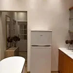 Spacious 2 Bedroom In Centre, Fast Wi-fi, Self Check In, Family & Work Friendly Lägenhet *