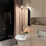 Lägenhet Spacious 2 Bedroom In Centre, Fast Wi-fi, Self Check In, Family & Work Friendly Warszawa