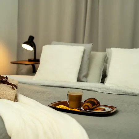 Spacious 2 Bedroom In Centre, Fast Wi-fi, Self Check In, Family & Work Friendly