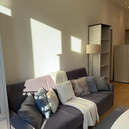 아파트 Spacious 2 Bedroom In Centre, Fast Wi-fi, Self Check In, Family & Work Friendly 바르샤바