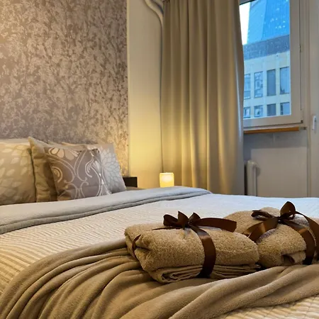 Διαμέρισμα Spacious 2 Bedroom In Centre, Fast Wi-fi, Self Check In, Family & Work Friendly Βαρσοβία