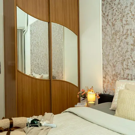 Spacious 2 Bedroom In Centre, Fast Wi-fi, Self Check In, Family & Work Friendly