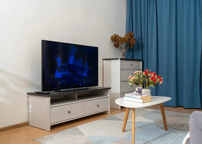 Spacious 2 Bedroom In Centre, Fast Wi-fi, Self Check In, Family & Work Friendly Апартаменты