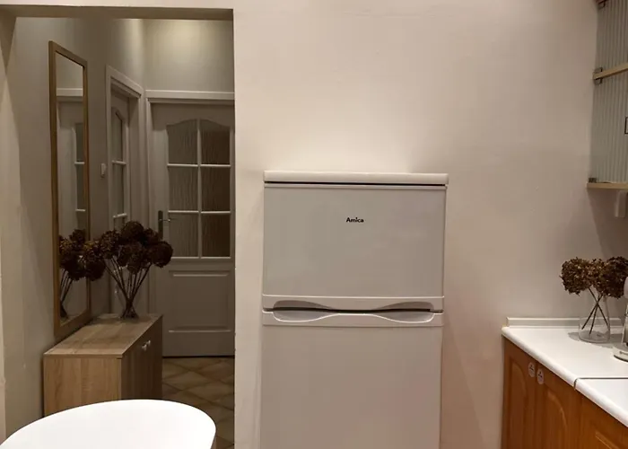 Spacious 2 Bedroom In Centre, Fast Wi-fi, Self Check In, Family & Work Friendly Апартаменты *