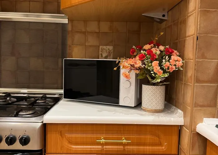 Spacious 2 Bedroom In Centre, Fast Wi-fi, Self Check In, Family & Work Friendly Апартаменты *