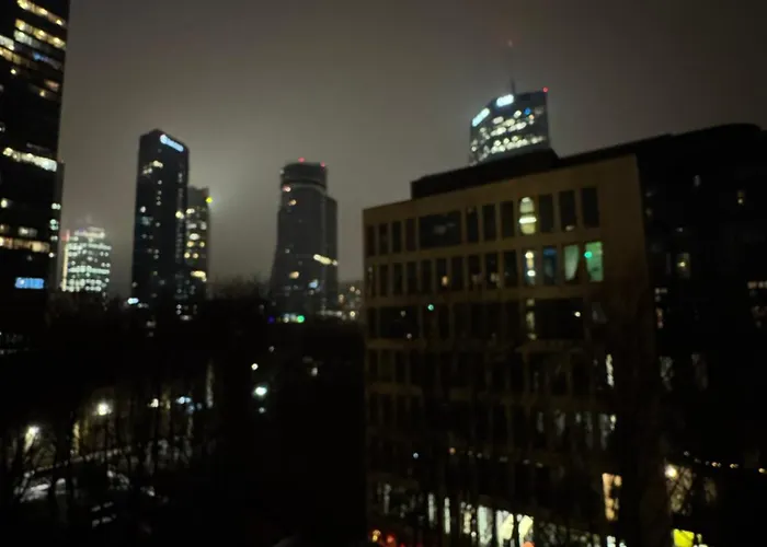 Spacious 2 Bedroom In Centre, Fast Wi-fi, Self Check In, Family & Work Friendly * Варшава